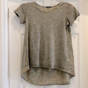 BASIL & LOLA hi-low T-shirt size S
